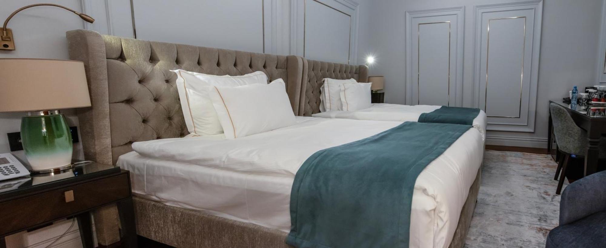 Xheko Imperial Luxury Hotel & Spa Tiranë Luaran gambar A bed