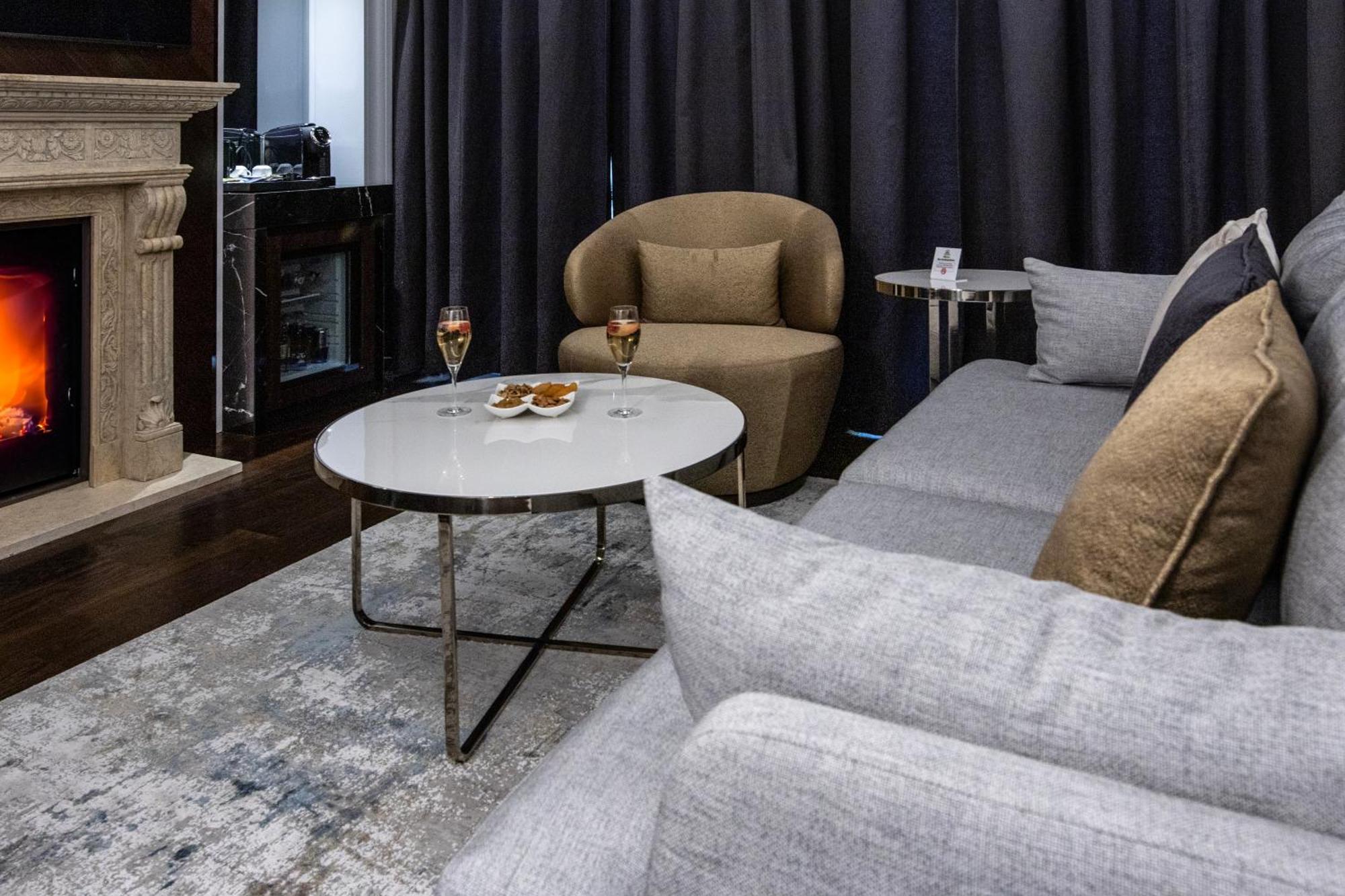 Xheko Imperial Luxury Hotel & Spa Tiranë Luaran gambar A 3D rendering of a living room