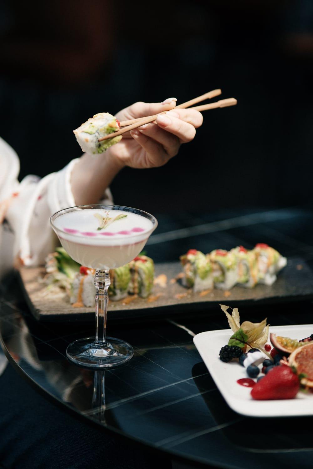 Xheko Imperial Luxury Hotel & Spa Tiranë Luaran gambar A sake cocktail