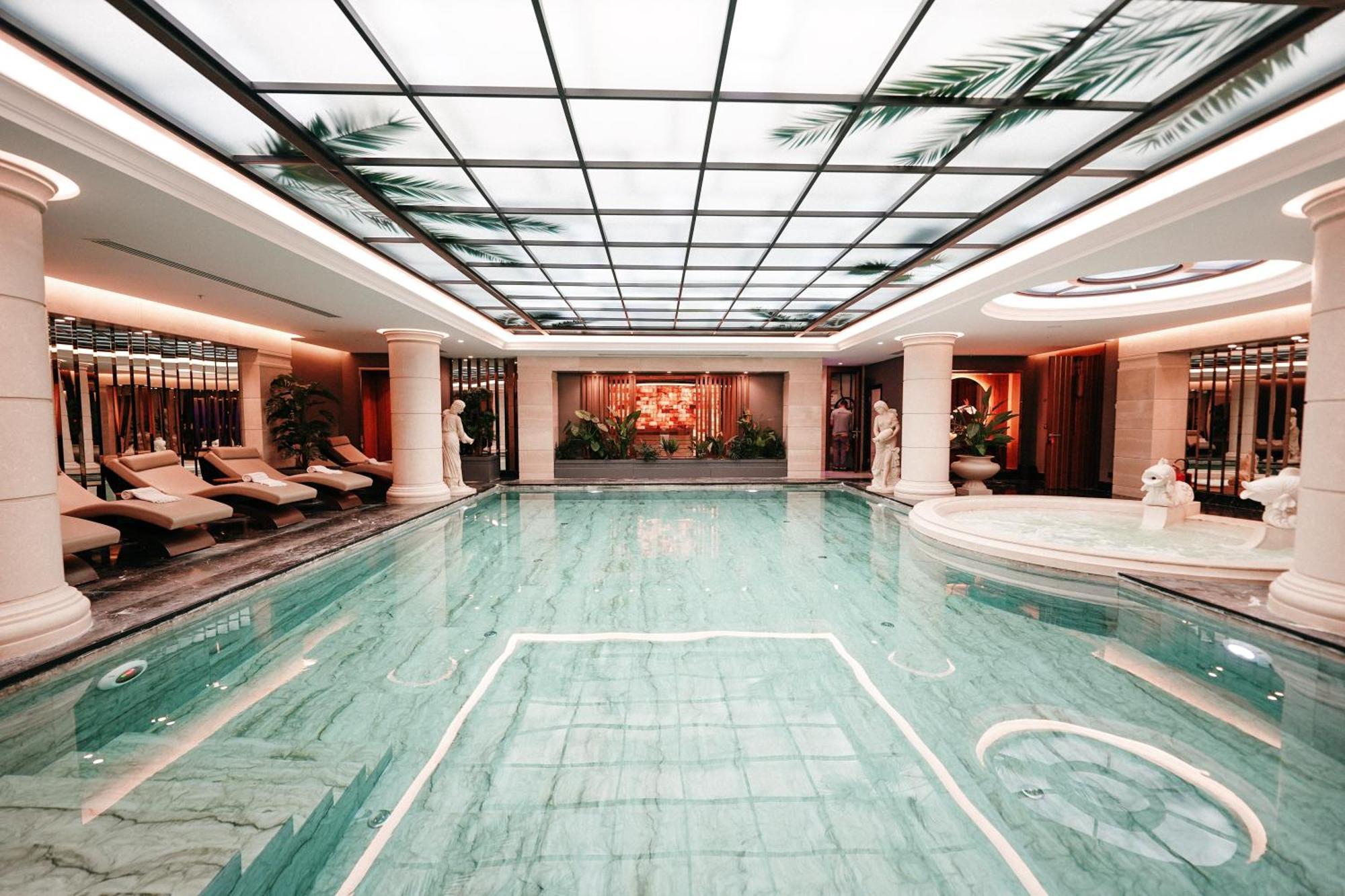 Xheko Imperial Luxury Hotel & Spa Tiranë Luaran gambar The Spa at The Landmark