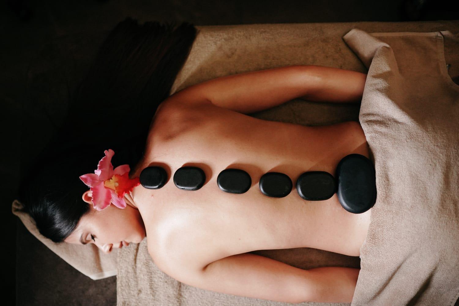 Xheko Imperial Luxury Hotel & Spa Tiranë Luaran gambar Hot stone massage