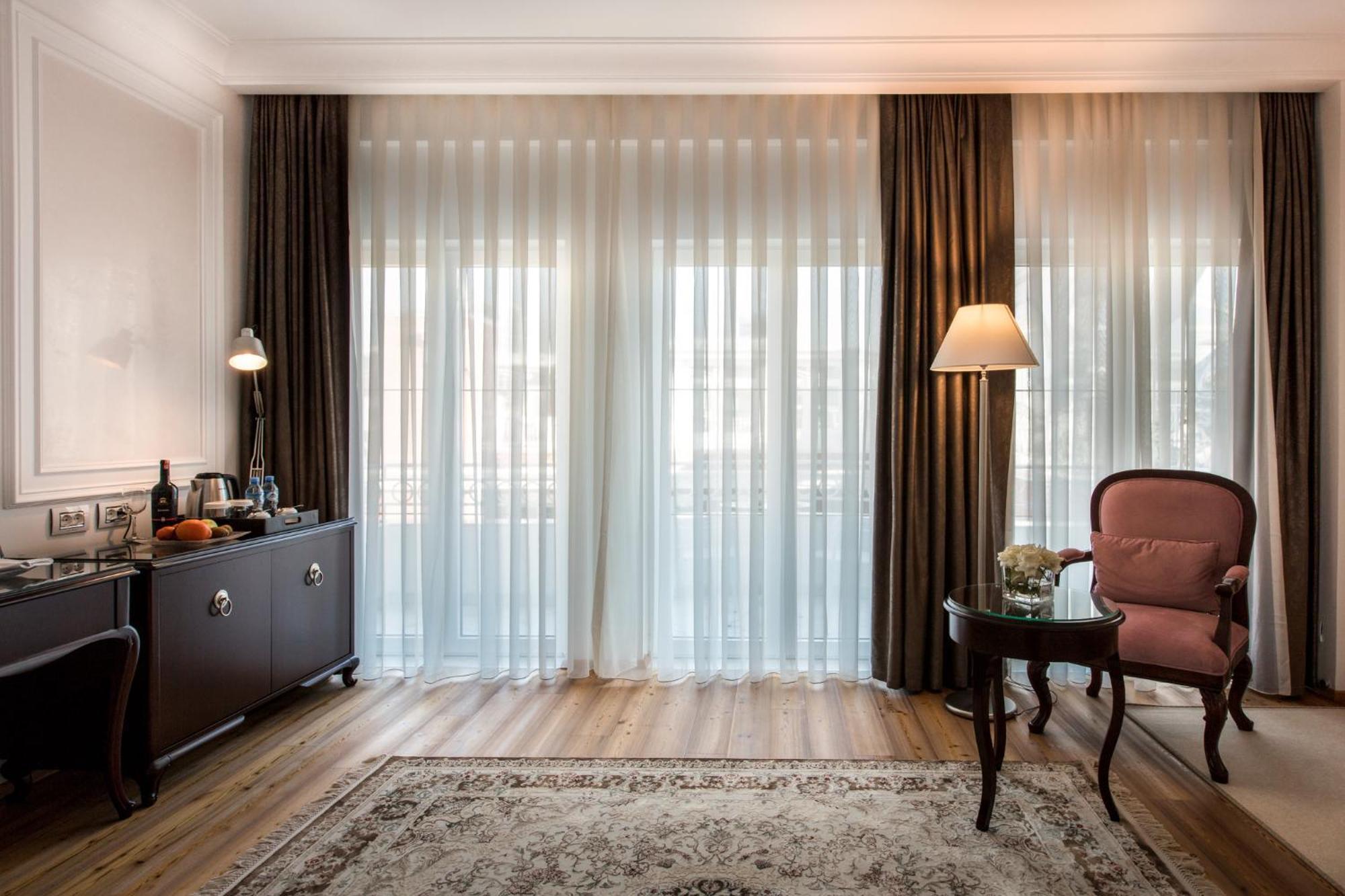 Xheko Imperial Luxury Hotel & Spa Tiranë Luaran gambar A room at the hotel