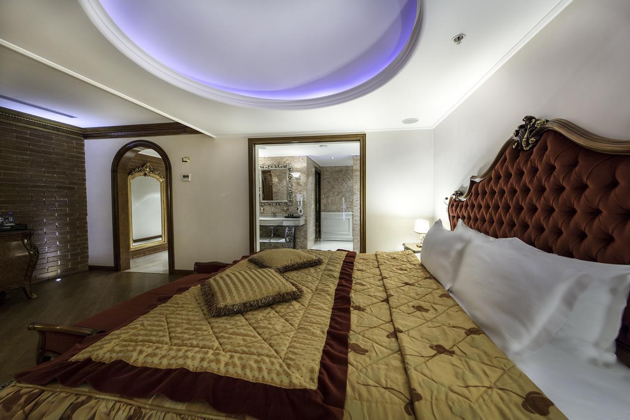 Xheko Imperial Luxury Hotel & Spa Tiranë Luaran gambar A room at the hotel